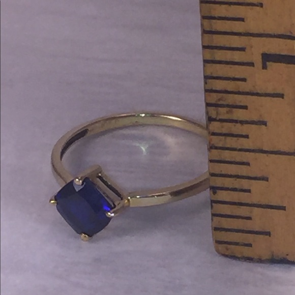 Solid 10K Square-Cut Sapphire Ring - Picture 5 of 7